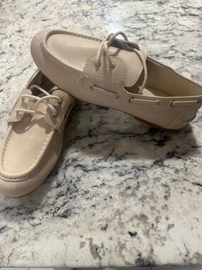 Kids Classic Leather Boat Shoes in Light Beige